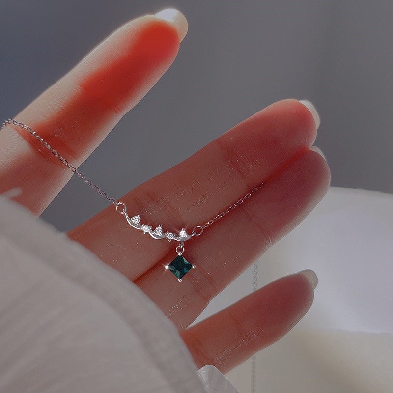 Verdant Emerald Necklace in Silver