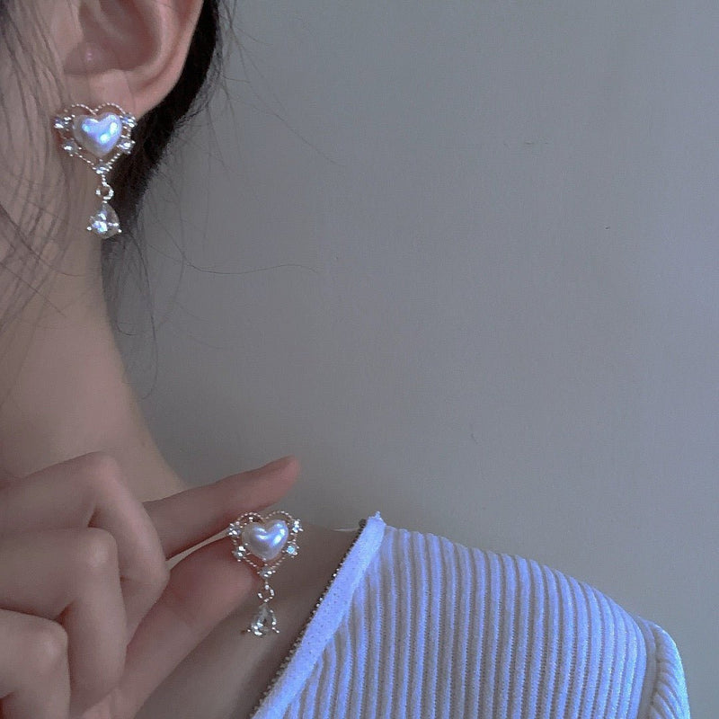 Carol Rococo Heart Earrings