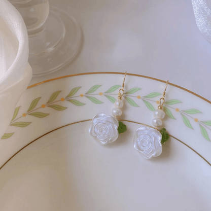 [] White Rose Earrings
