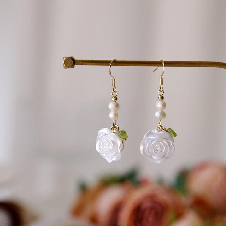 [] White Rose Earrings